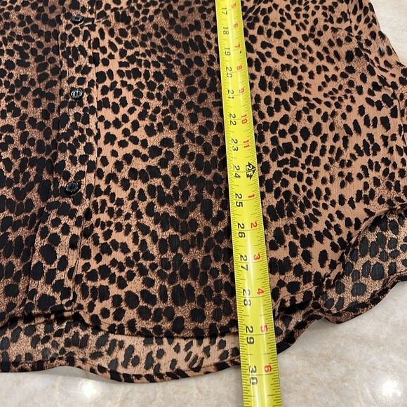 H&M | Wide Cut Leopard Print Chiffon Blouse |‎ Size 4 - Picture 4 of 10